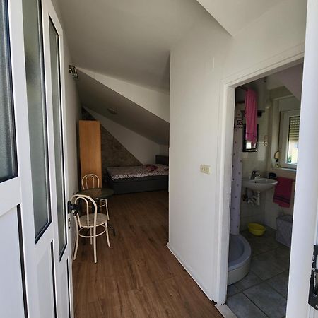 Apartmani Sole Vis Pokoj fotografie